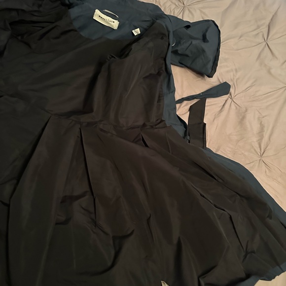 Designed trench coat - Picture 8 of 16